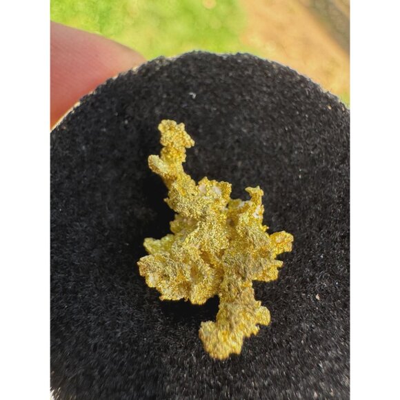 Gold Quartz Crystal Nugget Specimen - Grass Valley, California - 2.9 grams - Picture 3 of 7